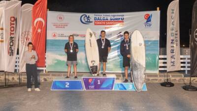 İstanbul’da gerçekleştirilen 2025 Dalga Sörfü Türkiye Şampiyonası’nda Hatay Sörf Merkezi
