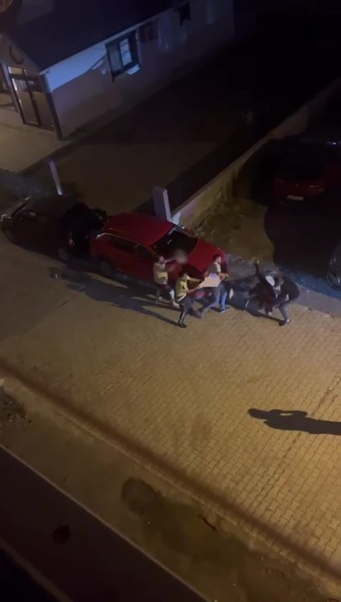 Hatay’ın Arsuz ilçesi Cumhuriyet Mahallesi’nde bir binada devam eden tadilat