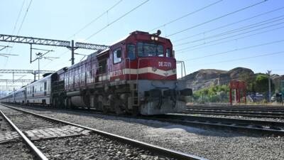 Türkiye’nin bölgesel demir yolu ağını güçlendirmeyi hedefleyen Kars-Iğdır-Aralık-Dilucu Demir Yolu
