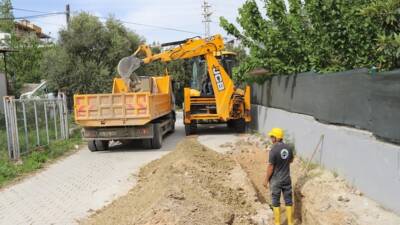   Hatay Büyükşehir Belediyesi, Defne’nin Dursunlu Mahallesi’nde depremde zarar gören