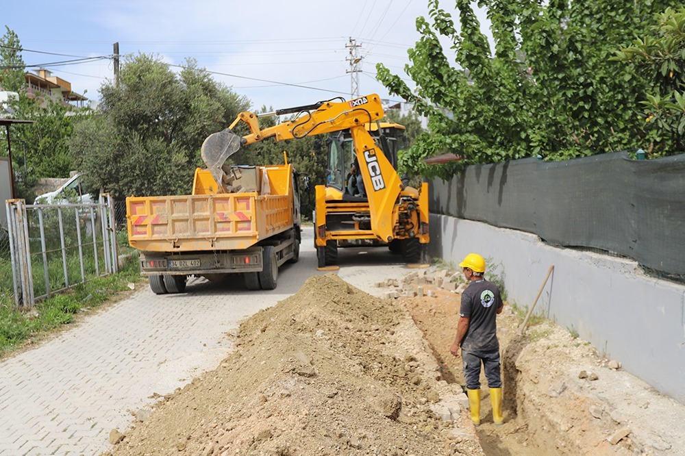 &nbsp; Hatay Büyükşehir Belediyesi, Defne’nin Dursunlu Mahallesi’nde depremde zarar gören