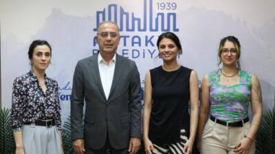 Antakya Belediye Başkanı İbrahim Naci Yapar, Türkiye’nin depremden etkilenen bölgelerinde