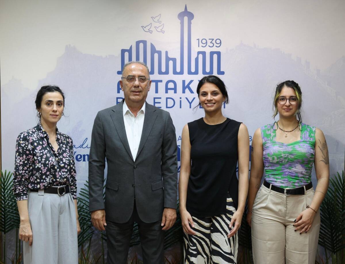 Antakya Belediye Başkanı İbrahim Naci Yapar, Türkiye’nin depremden etkilenen bölgelerinde