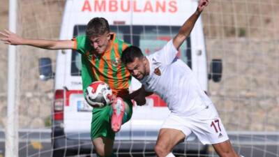 Kayseri-Erciyes yüksek irtifa merkezinde yeni sezon hazırlıklarını sürdüren Hatayspor çıktığı