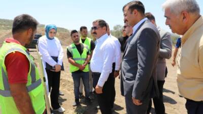 Hatay Valisi Mustafa Masatlı, Altınözü ilçesinde yürütülen projeleri yerinde inceleyerek,