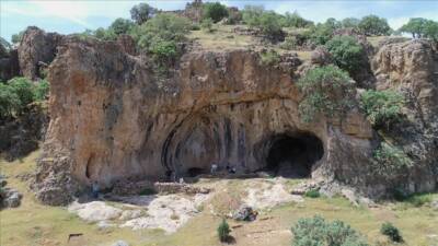 Mardin’deki Uluköy Mağarası’nda yapılan kazılarda Paleolitik Çağ’a ait yeni obsidyen