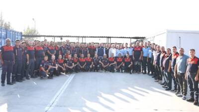 Hatay Büyükşehir Belediye Başkanı Mehmet Öntürk, Antakya’daki orman yangınına özveriyle