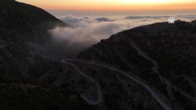 Hatay’ın Yayladağı ilçesine bağlı Karamağara köyü, ilkbahar ve yaz sonlarında