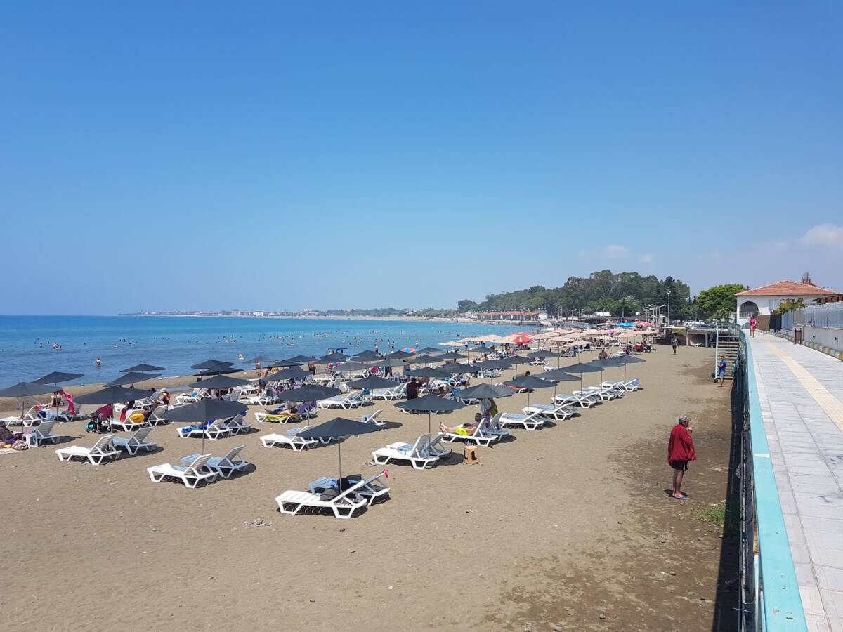 Hatay’ın 160 kilometrelik sahil şeridinde yaz sezonuyla birlikte denize giren
