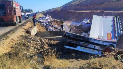 Hatay’ın Kırıkhan ilçesinde meydana gelen trafik kazası, görenleri dehşete düşürdü.