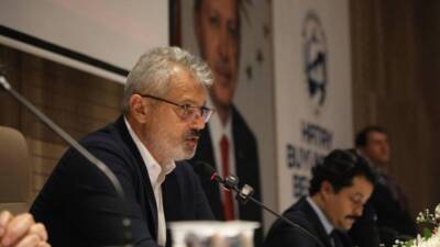 Hatay Büyükşehir Belediye Başkanı Mehmet Öntürk, Belen’deki meclis toplantısında şehitleri