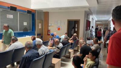 Defne Kaymakamlık binasında dün yaşanan elektrik kesintisi, vatandaşa zor anlar