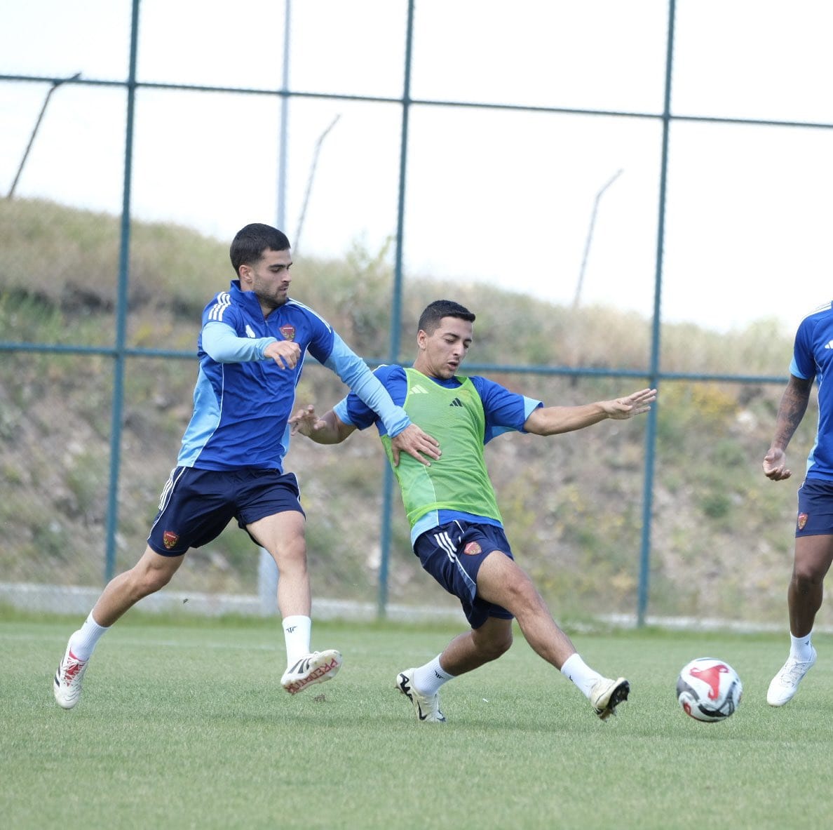 Trendyol 1. Lig’in yeni ekiplerinden Hatayspor, 2025-2026 sezonu hazırlıklarının ilk