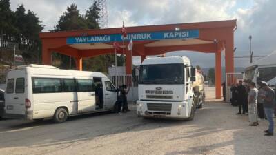 Suriye’nin Lazkiye kentinde başlayan ve Türkiye sınırına kadar ulaşan orman