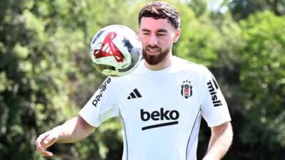 Beşiktaş’ın Avusturya kampındaki ilk antrenmanına katılan Orkun Kökçü, siyah-beyazlı formayla