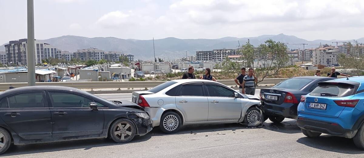 Hatay’ın Antakya ilçesi ile Defne arasındaki çevreyolunda sabah saatlerinde meydana