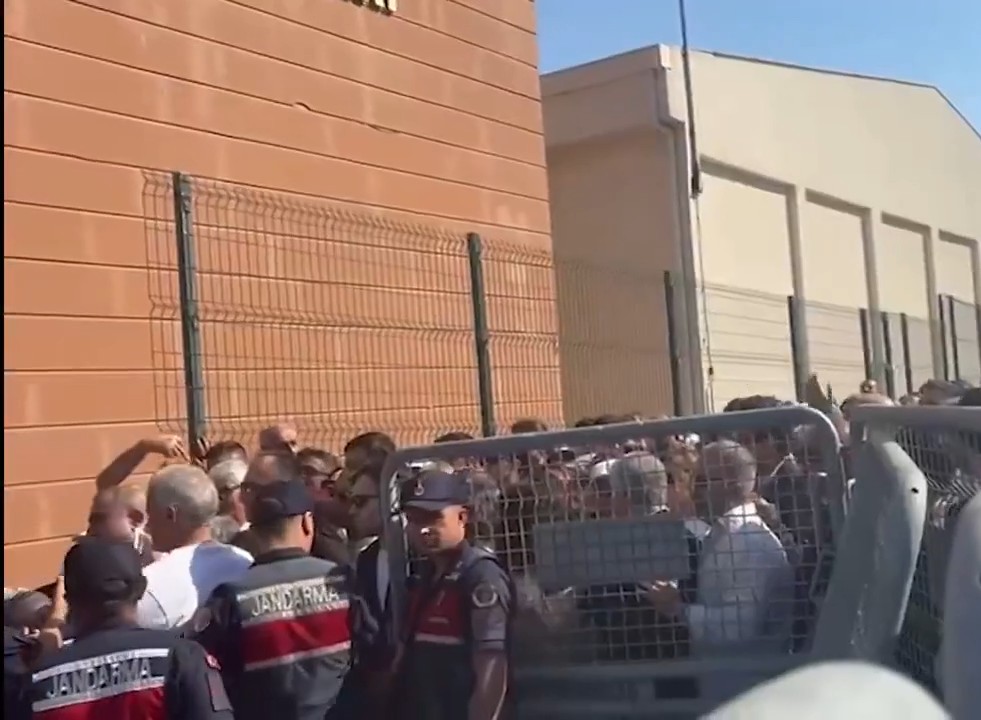 CHP’nin Cumhurbaşkanı adayı ve İstanbul Büyükşehir Belediye (İBB) Başkanı Ekrem