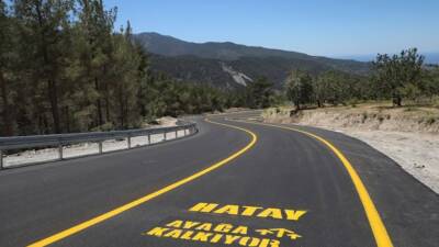 Hatay Büyükşehir Belediyesi’nin yapımını sürdürdüğü Antakya-Serinyol ile Arsuz-Madenli yollarının açılış