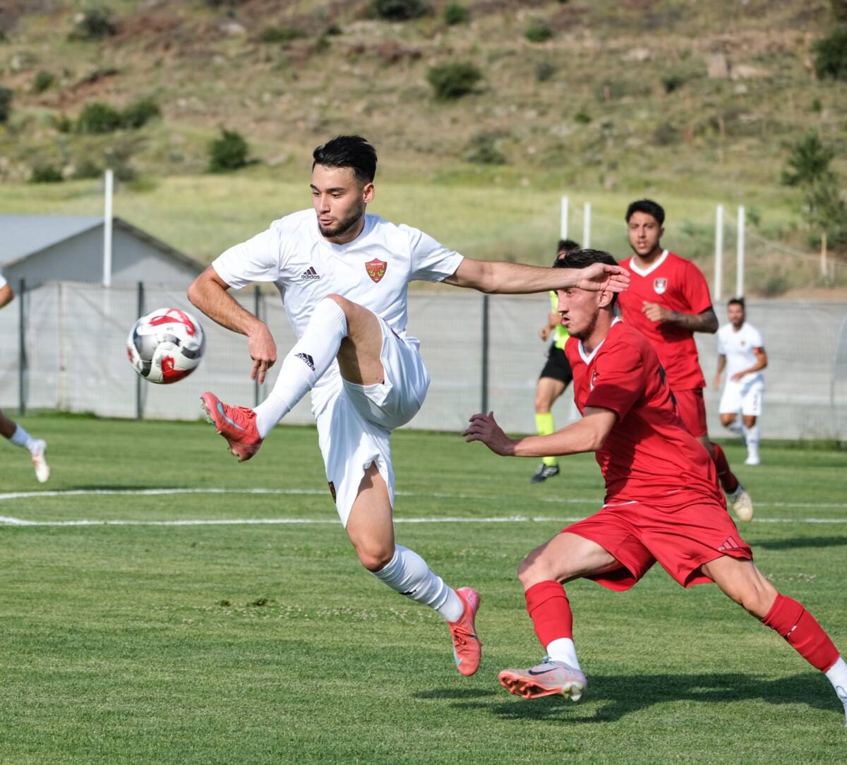 Hatayspor, yeni sezon hazırlıkları kapsamında oynadığı ilk özel maçta Vanspor’u