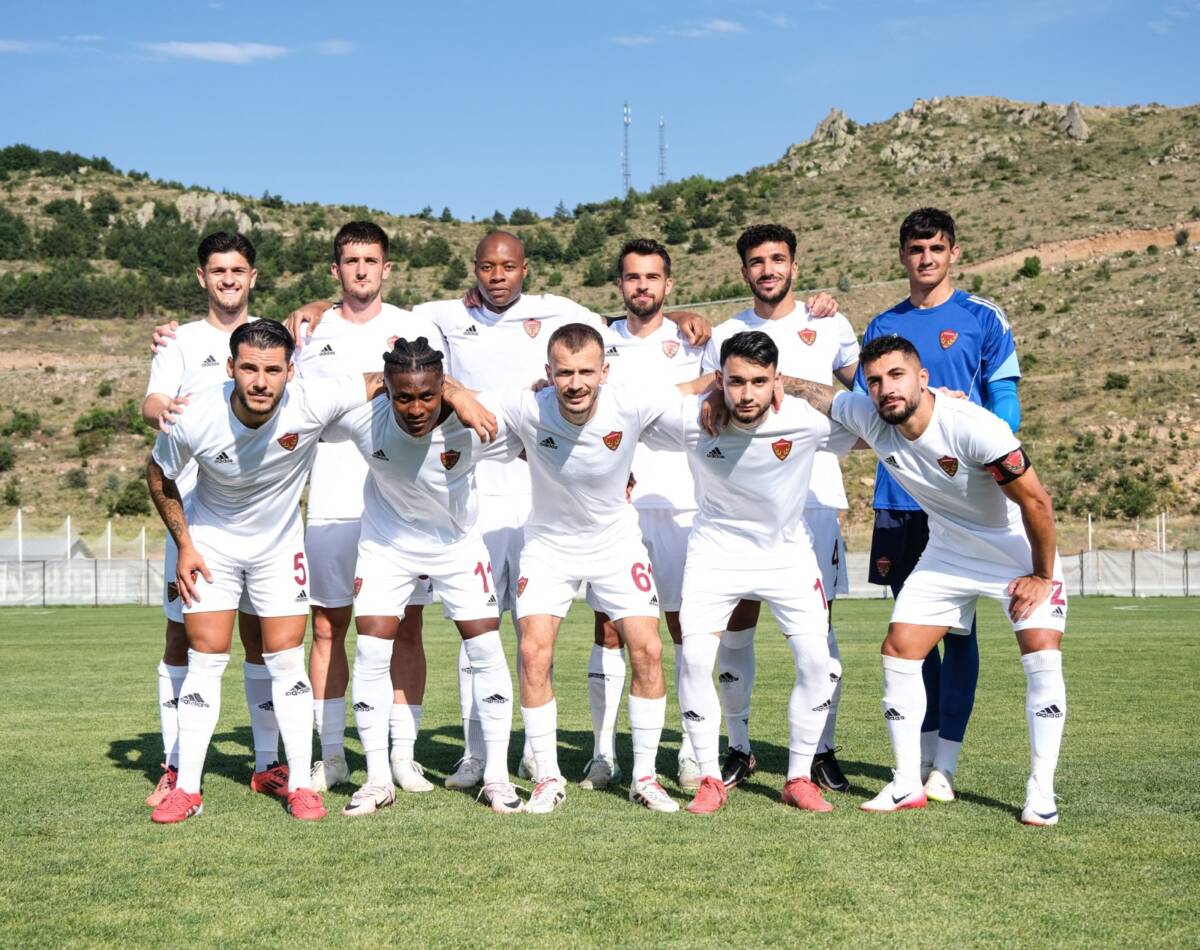 Kayseri Erciyes Yüksek İrtifa Merkezi’nde yeni sezon hazırlıklarını sürdüren Hatayspor,
