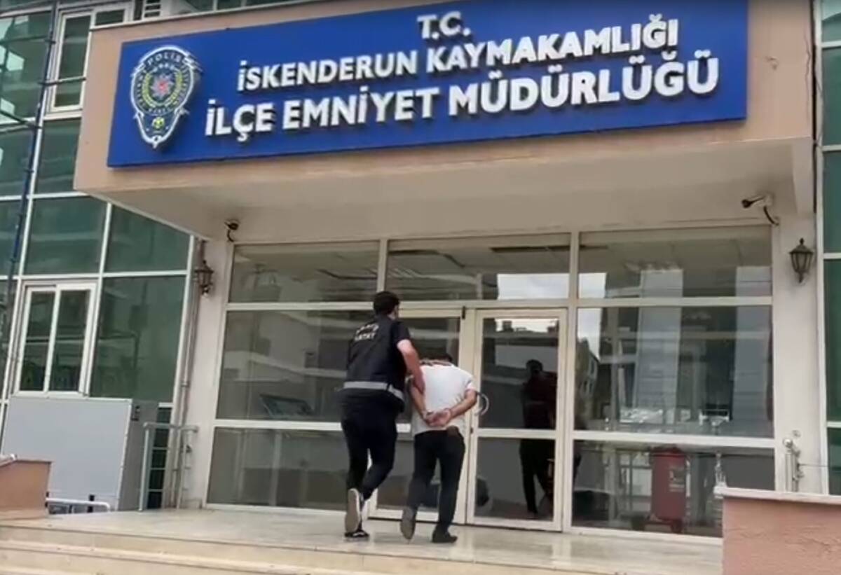 Hatay Emniyet Müdürlüğü ekipleri, aranan şahısların yakalanmasına yönelik yürüttüğü çalışmalar