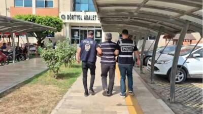 Hatay’ın Dörtyol ilçesinde yaşanan aile içi şiddet olayı kan dondurdu.