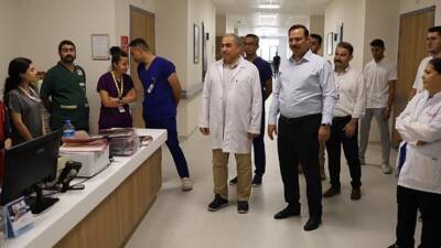 Altınözü Kaymakamı Efecan Şahin, ilçede sunulan sağlık hizmetlerinin kalitesini yerinde