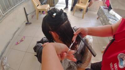 Arsuz Belediyesi’nin hayata geçirdiği “Evde Saç Kesim” projesiyle, özel bireyler