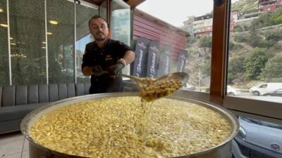 Hatay’ın Belen ilçesinde esnaflık yapan Yunus Emre Cömert, Muharrem ayı