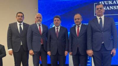 Türkiye Barolar Birliği, mesleğe yeni başlayan avukatlar için önemli bir