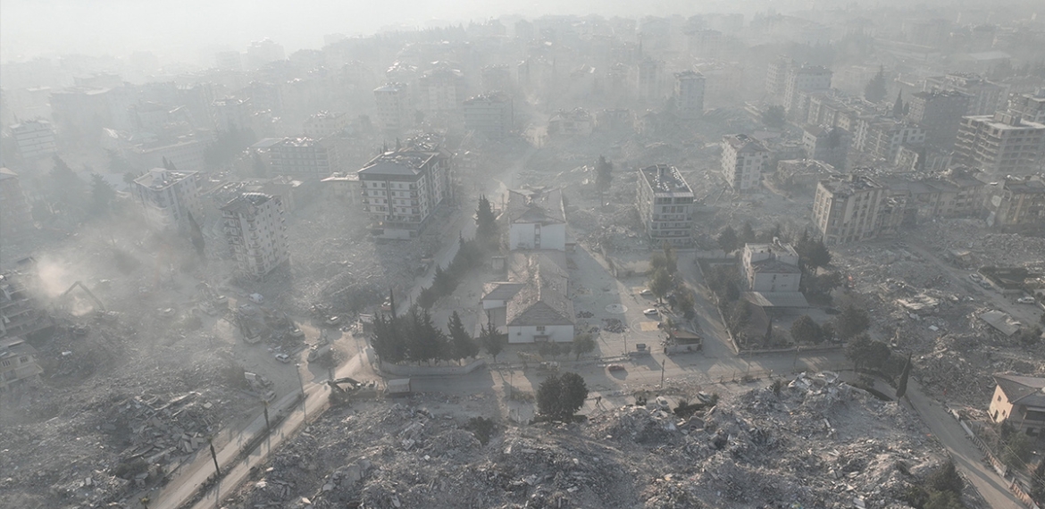 &nbsp; Depremin yaralarını sarmaya çalışan Hatay, şimdi de hava kirliliği