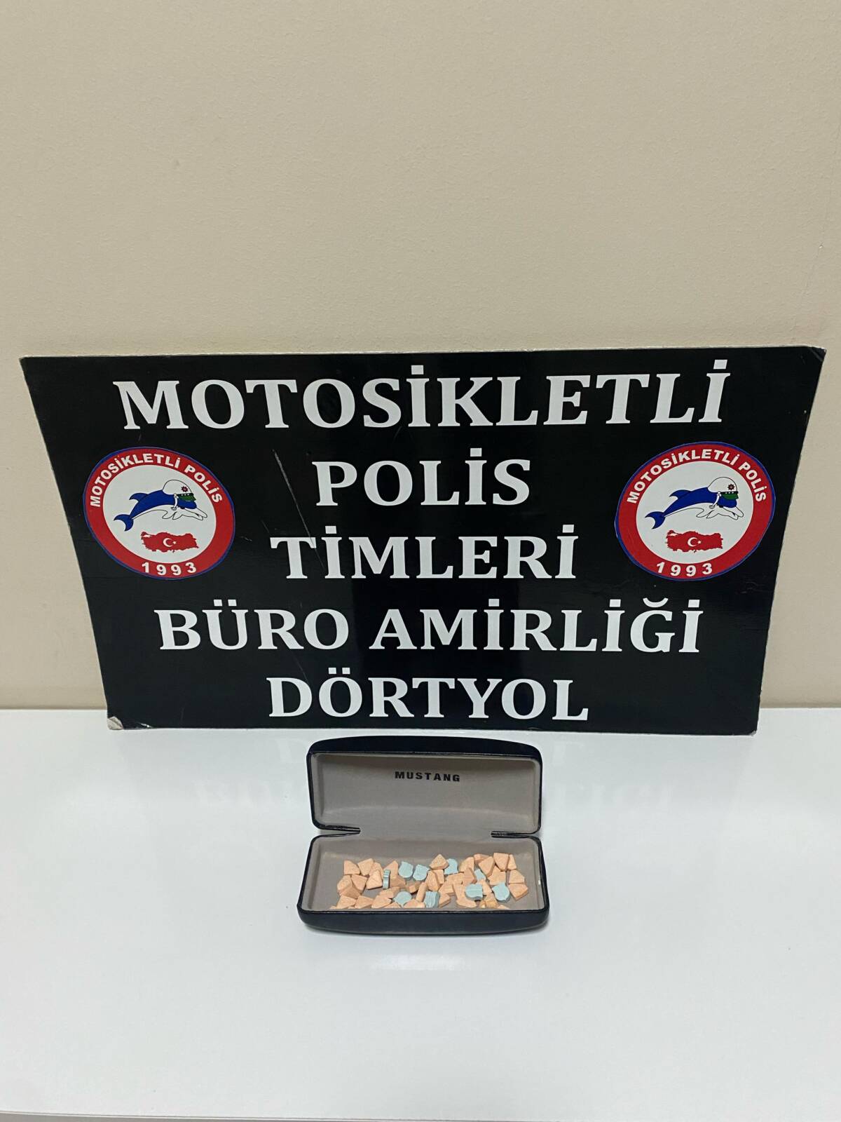 Hatay Emniyet Müdürlüğü ekipleri, uyuşturucu imal ve ticaretine karşı yürüttükleri