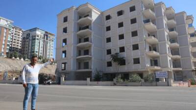 Hatay'ın Kırıkhan ilçesinde yıkımı gerçekleştirilecek olan ağır hasarlı 5 katlı