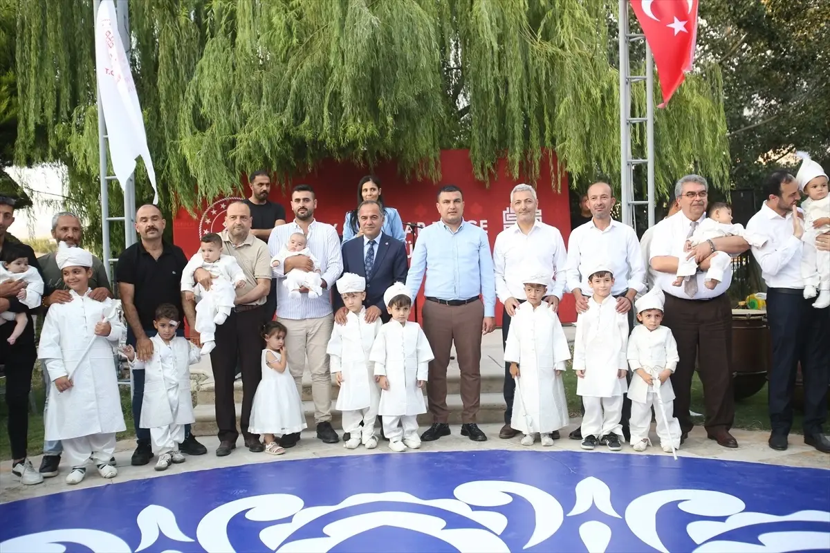 Hatay’da Vakıflar Bölge Müdürlüğü tarafından 23 çocuk için sünnet şöleni