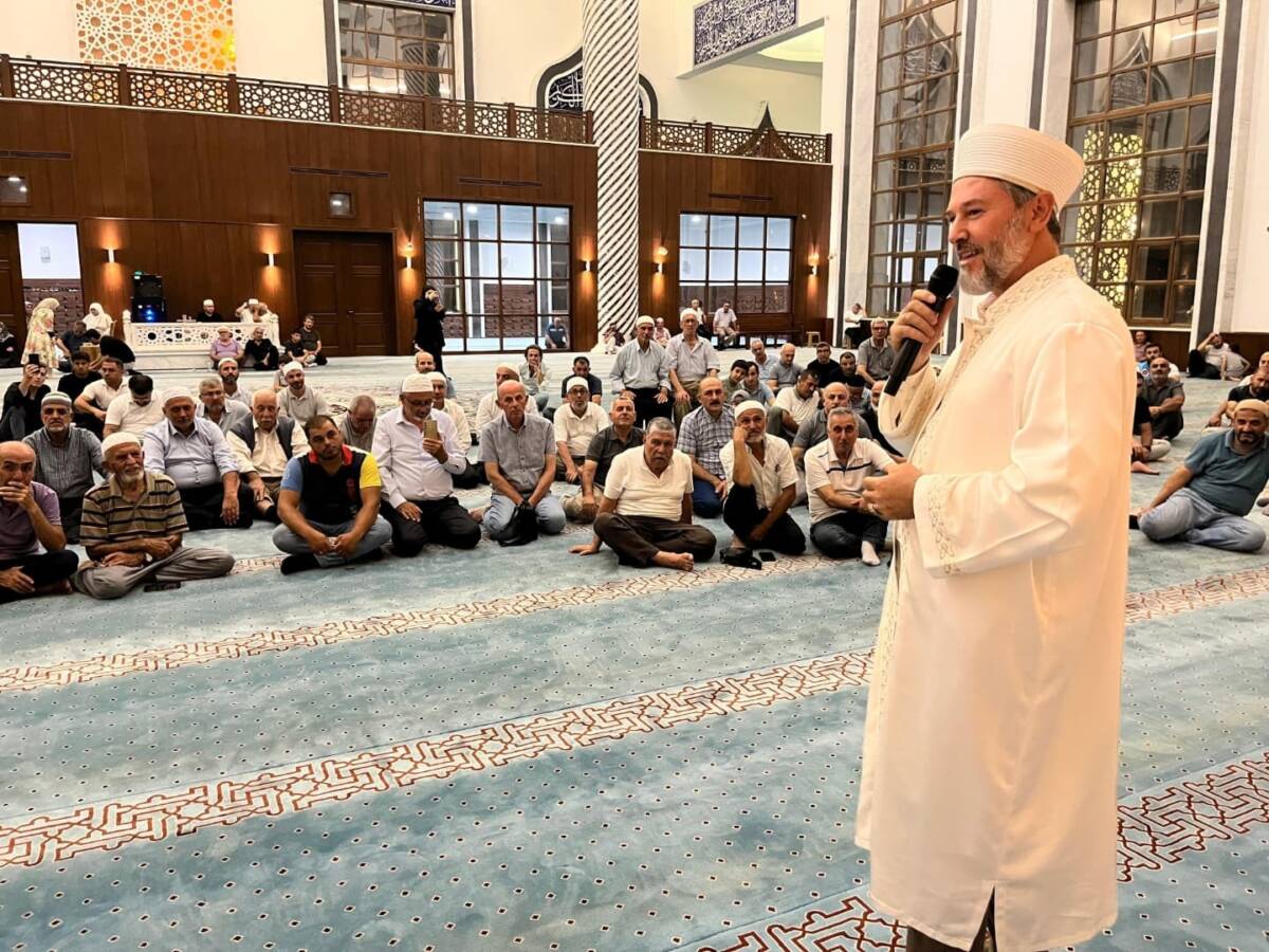 Hatay İl Müftülüğü tarafından 2025 yılında hacca giden vatandaşlar için