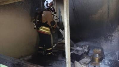 Hatay’ın Antakya ilçesinde bir iş yerinde çıkan yangın, itfaiye ekiplerinin