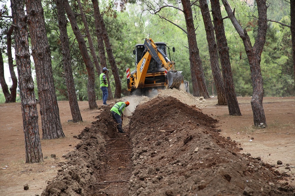 Hatay Büyükşehir Belediyesi (HBB), vatandaşların yaz aylarında aşırı sıcaklardan etkilenmeden