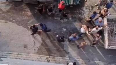Hatay’ın İskenderun ilçesinde bir şantiyede iki grup arasında çıkan kavga,