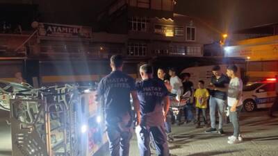 Hatay’ın İskenderun ilçesinde kontrolden çıkan motosiklet su kanalına düşerek sürücüsünün