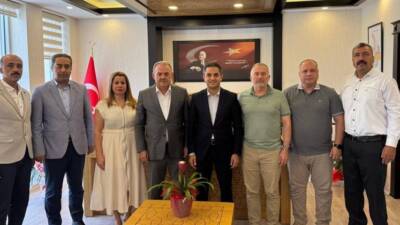 Memur-Sen Hatay İl Temsilcisi İsmail Bayrakdar, yönetim kurulu üyeleri ve