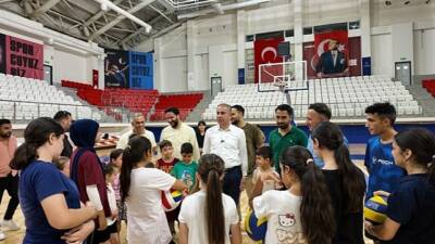 Kırıkhan Belediye Başkanı Ömer Erdal Çelik, gençlerle kurduğu güçlü diyalog