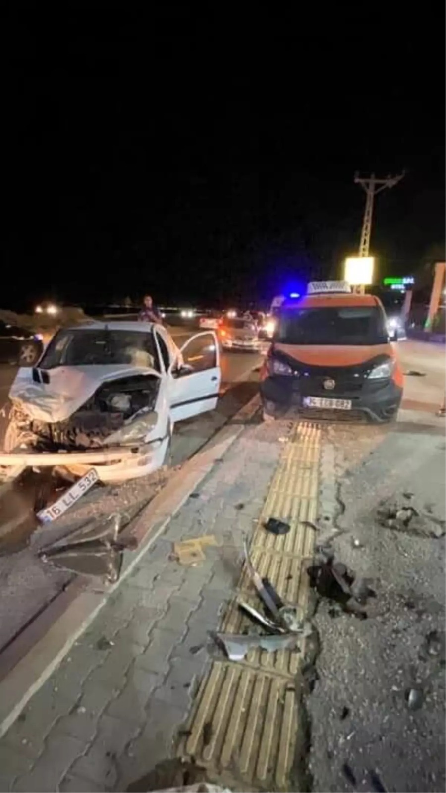 Hatay’ın Arsuz ilçesinde gece saatlerinde meydana gelen trafik kazasında iki