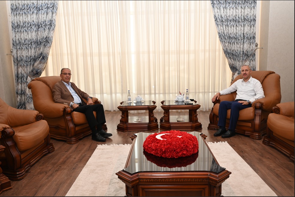 Hatay Mustafa Kemal Üniversitesi (HMKÜ) Rektörü Prof. Dr. Veysel Eren,