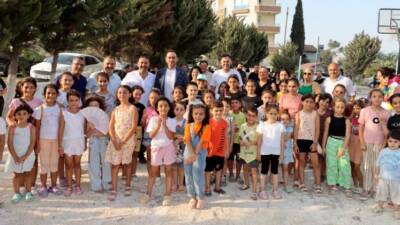 Defne Gönüllüleri Derneği’nin öncülüğünde yaklaşık iki yıldır her Cuma günü