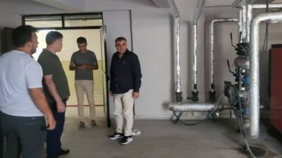 Hatay İl Milli Eğitim Müdürü Harun Tüysüz, beraberindeki heyetle birlikte