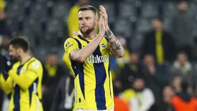Süper Lig’in iddialı ekiplerinden Fenerbahçe, savunma hattını güçlendirmek adına önemli