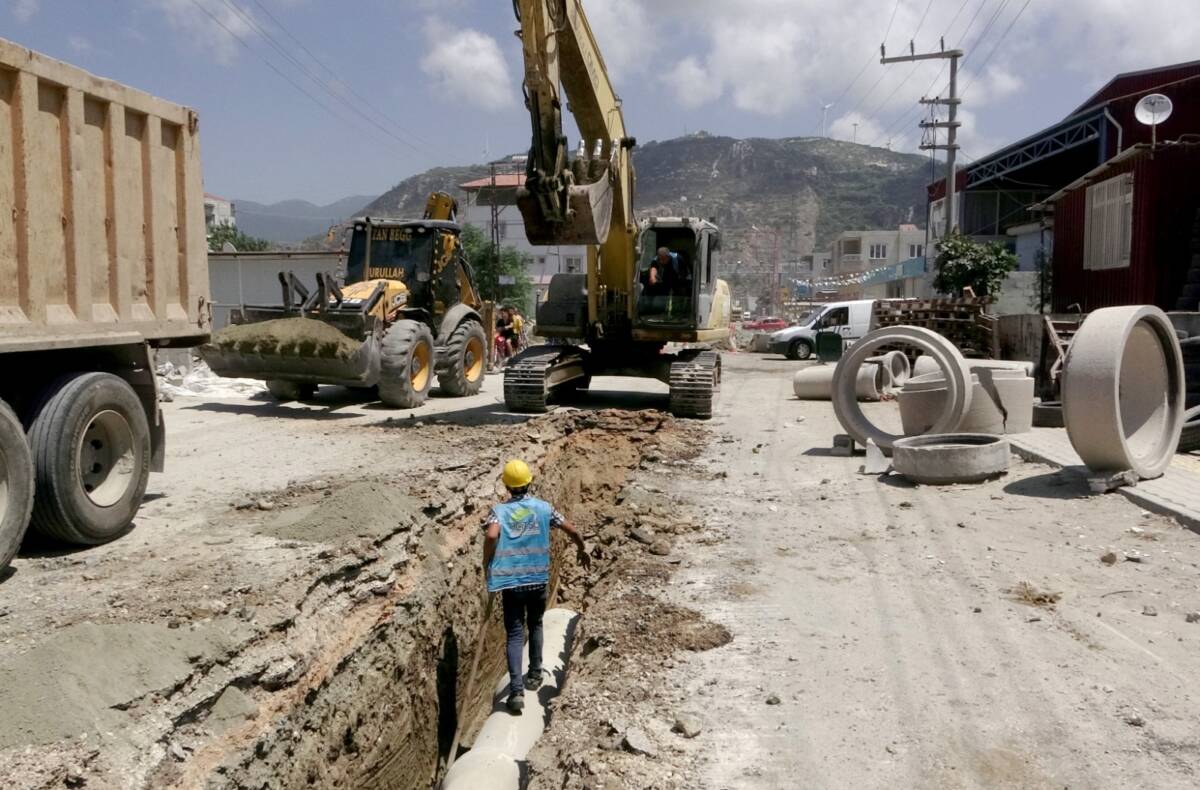 Hatay Büyükşehir Belediyesi, Samandağ ilçesinde başlattığı altyapı projesiyle 20 binden