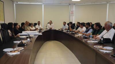 Hatay Büyükşehir Belediyesi, Antakya ve Defne’de ulaşım projelerini masaya yatırdı.