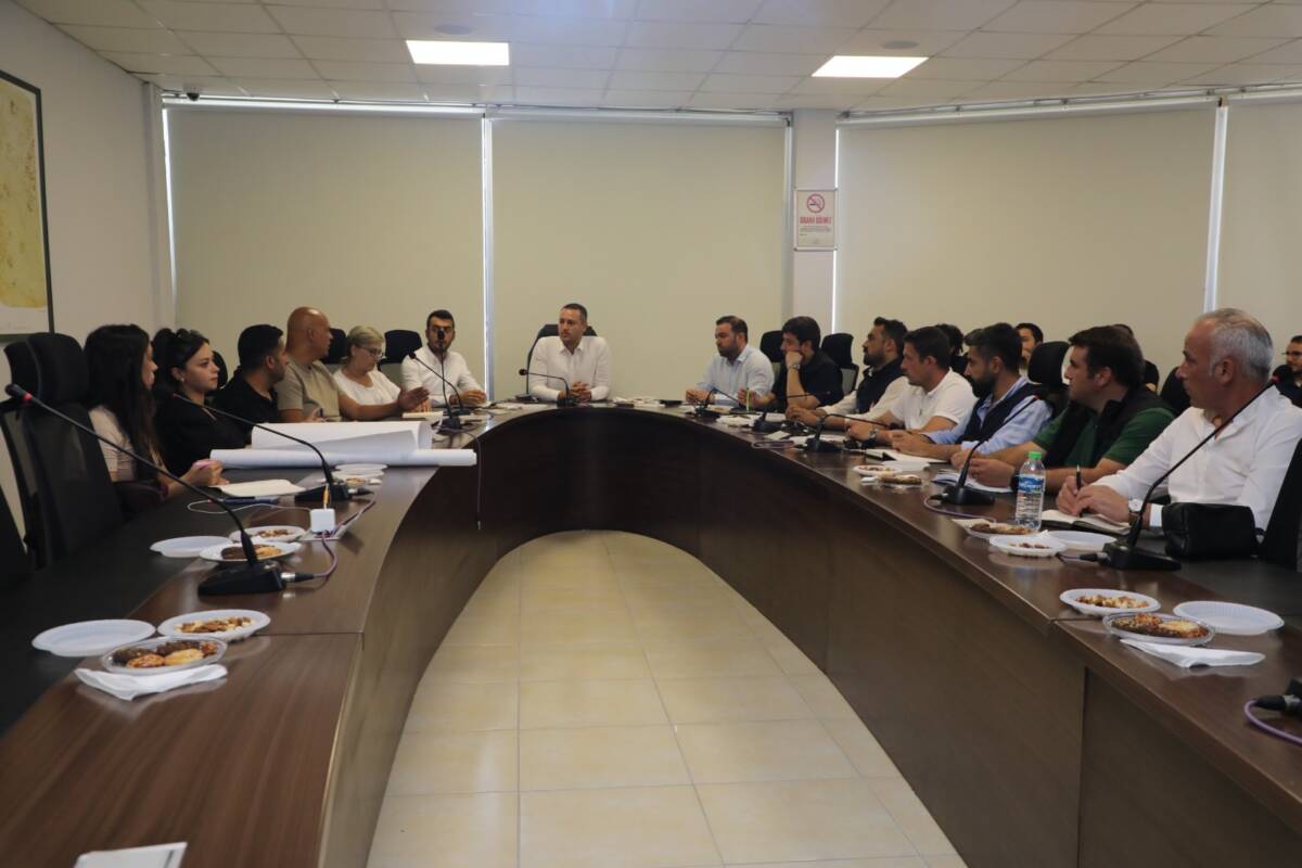 Hatay Büyükşehir Belediyesi, Antakya ve Defne’de ulaşım projelerini masaya yatırdı.