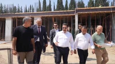 Hatay Valisi Mustafa Masatlı, yapımı süren Aile ve Sosyal Hizmetler